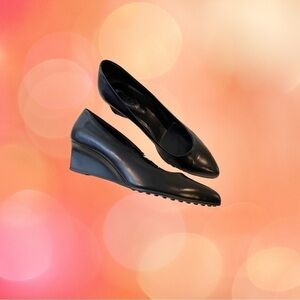 TOD’s Black Low Wedge Shoe EUC (38.5 Italian Sizing)